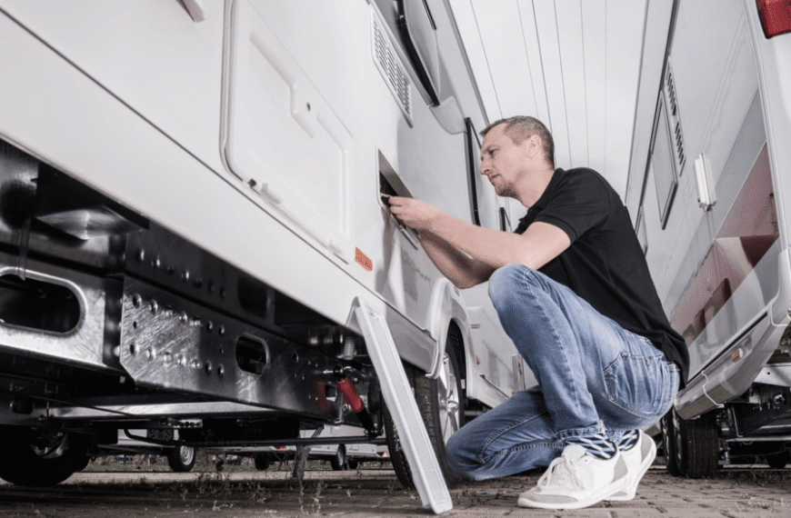 Trailer Repairs: How to Identify Early Warning Signs Before Costly Breakdowns Occur